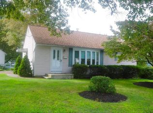 1 Sycamore St, Garnerville, NY 10923