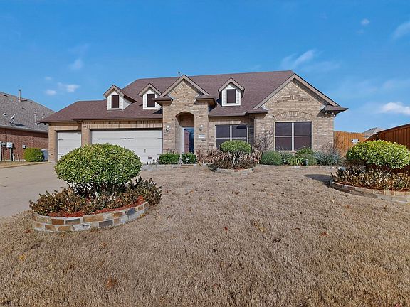 3rd image of 3020 Glenoaks Dr