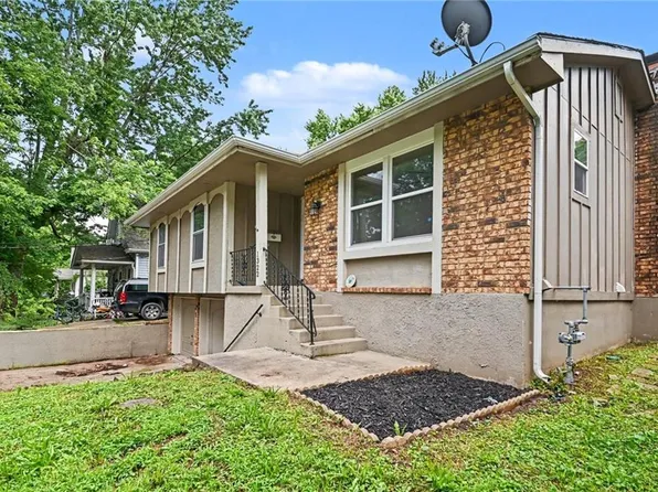 1322 S Hocker Ave, Independence, MO 64055