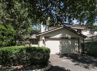 104 Ginger Ct, Rolling Meadows, IL 60008