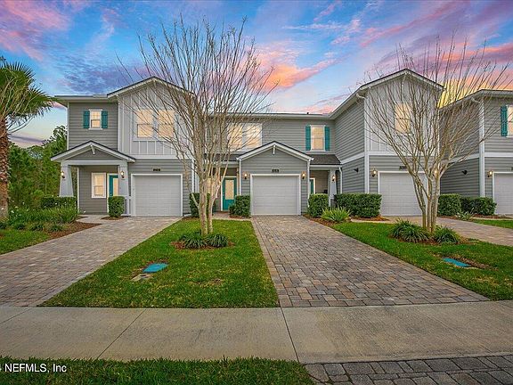 3rd image of 64 PINDO PALM Drive