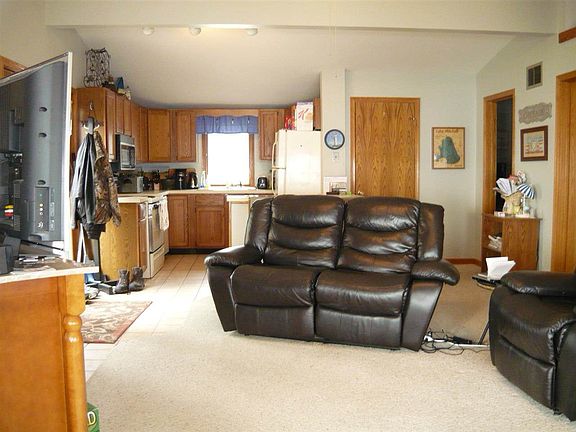 5th image of 411 S Lake Dr