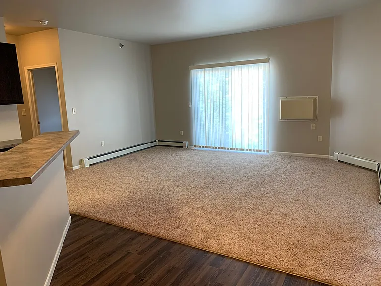 Crystal Creek Apartments — Photo 7