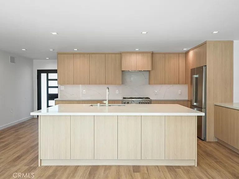 6108 Sadring Ave — Photo 13