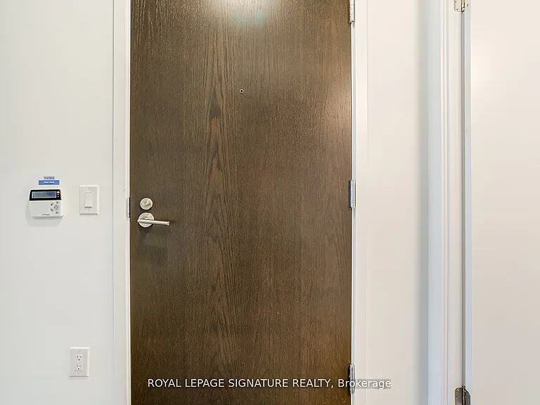 219 Dundas St E #810 — Photo 5