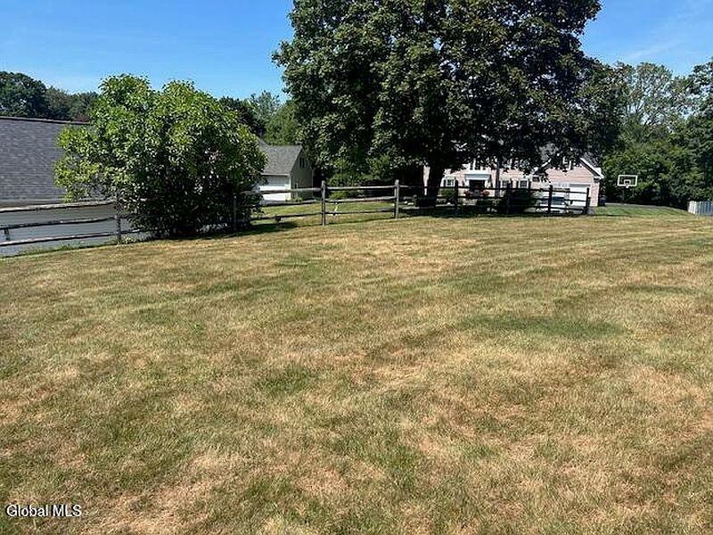 4th image of 7 Maplehurst Drive