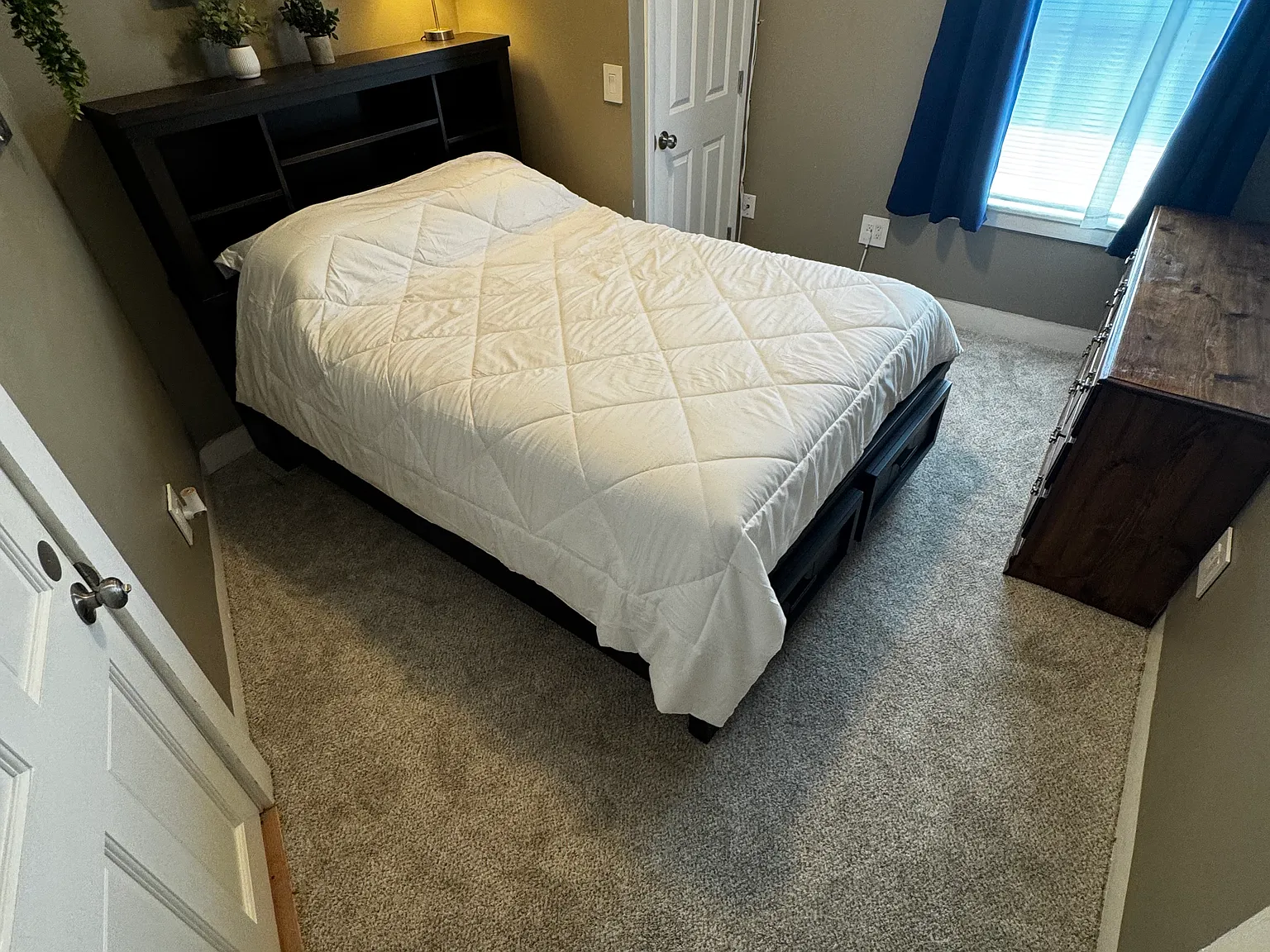 2 bed, $1,300 — Photo 2