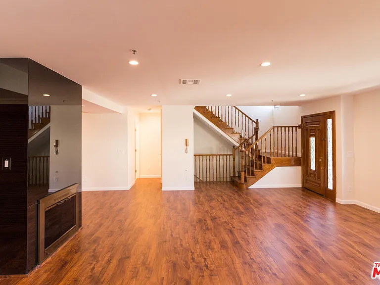 301 W Loraine St #8 — Photo 7