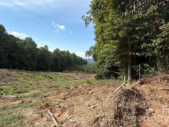 2nd image of 1730 Fox Hollow Rd