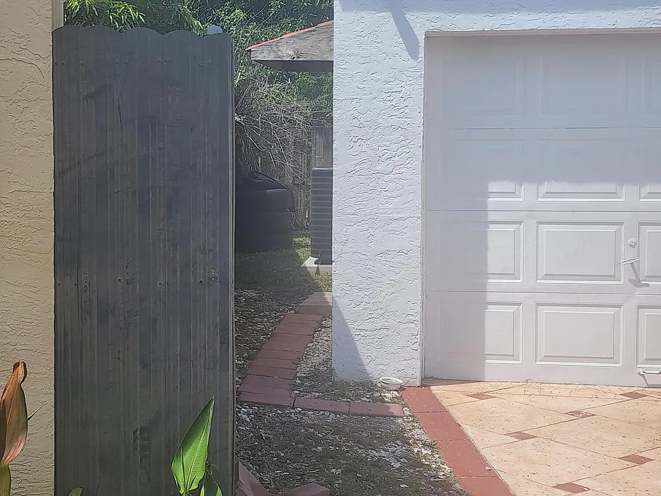2430 SW 82nd Ter