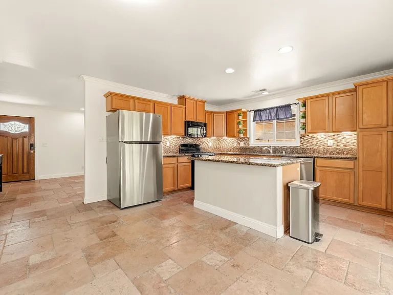 232 Village Sq — Photo 9