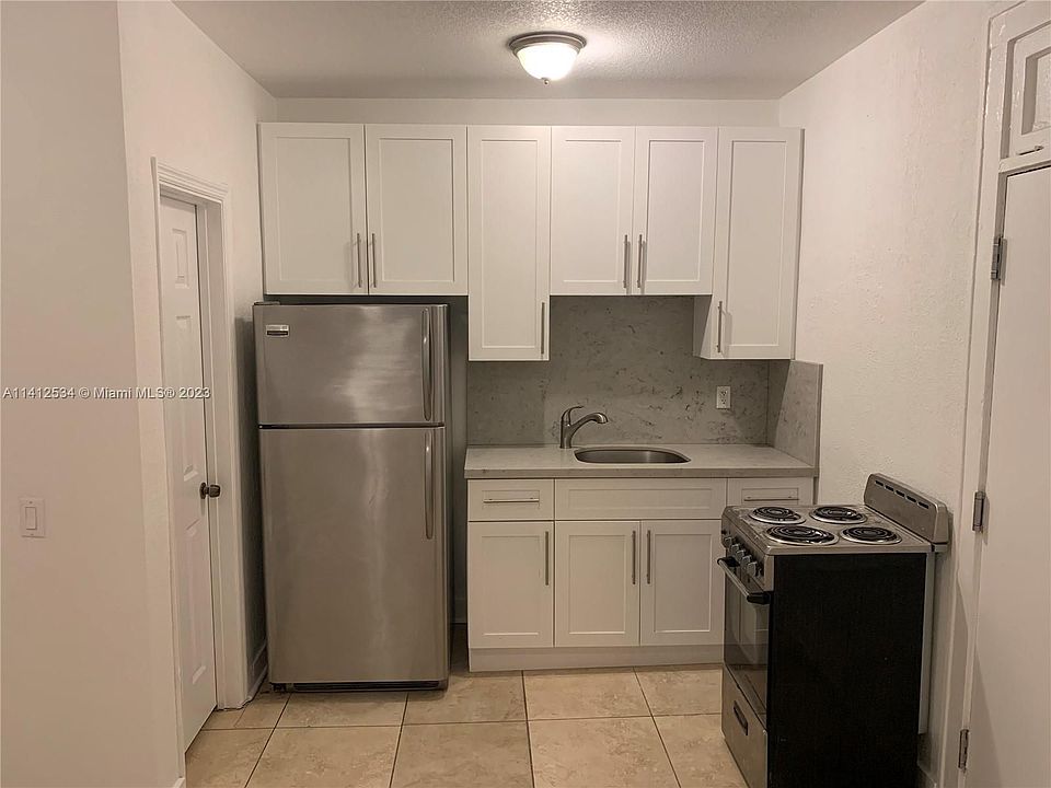 1st image of 712 SW 56th Ave Unit 6B
