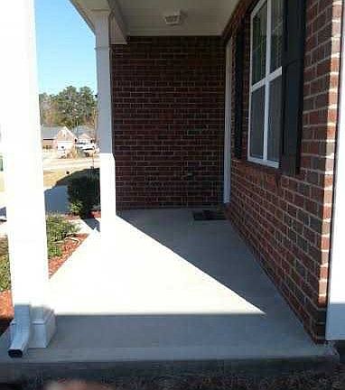 4th image of 222 Flora Springs Cir
