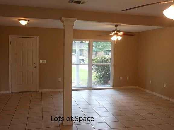 3rd image of 611 Willow Bend Dr