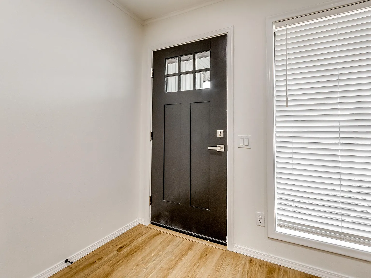 2 bed, 1296 sqft, $1,295 — Photo 2