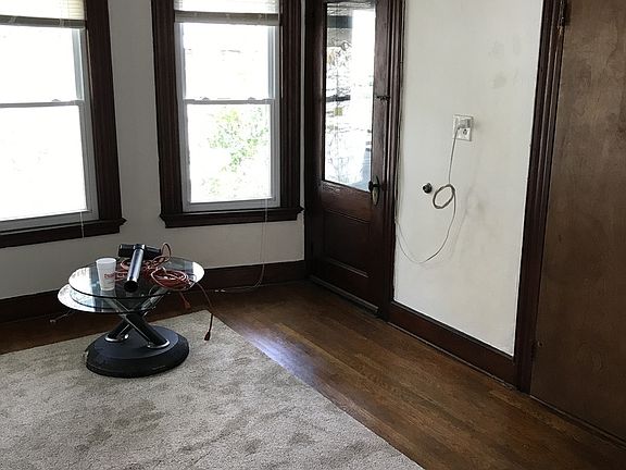 2nd image of 10 Livingston St APT 2F