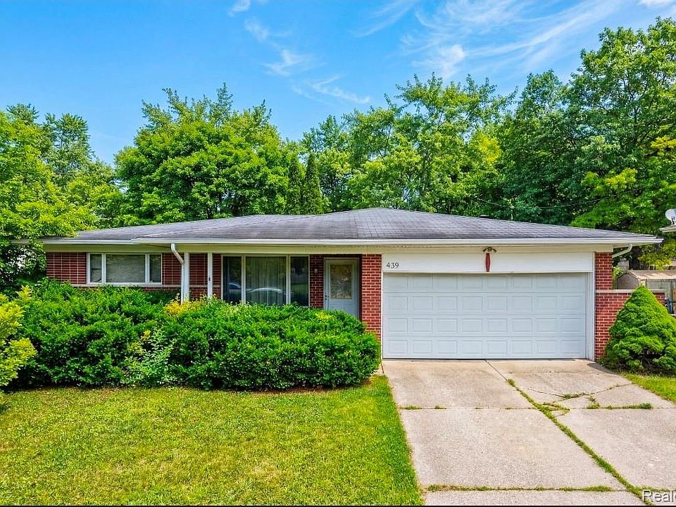 1st image of 439 Windmill Point Dr