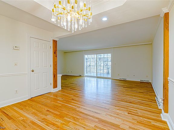 3rd image of 35 E Carriage Dr #35