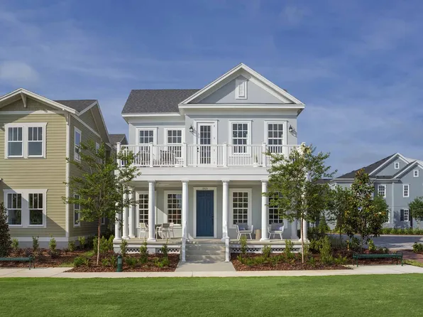 Hayden Plan, Celebration - Island Village