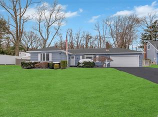 233 Soundview Rd, Huntington, NY 11743