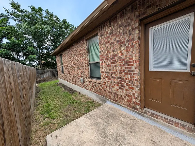 298 Rosalie Dr — Photo 22
