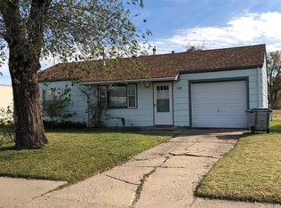 709 Cherokee Dr, Salina, KS 67401