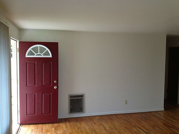 4th image of 2116 W Willow St