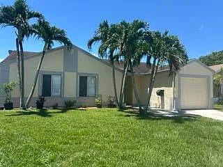 18970 Cloud Lake Cir — Photo 2
