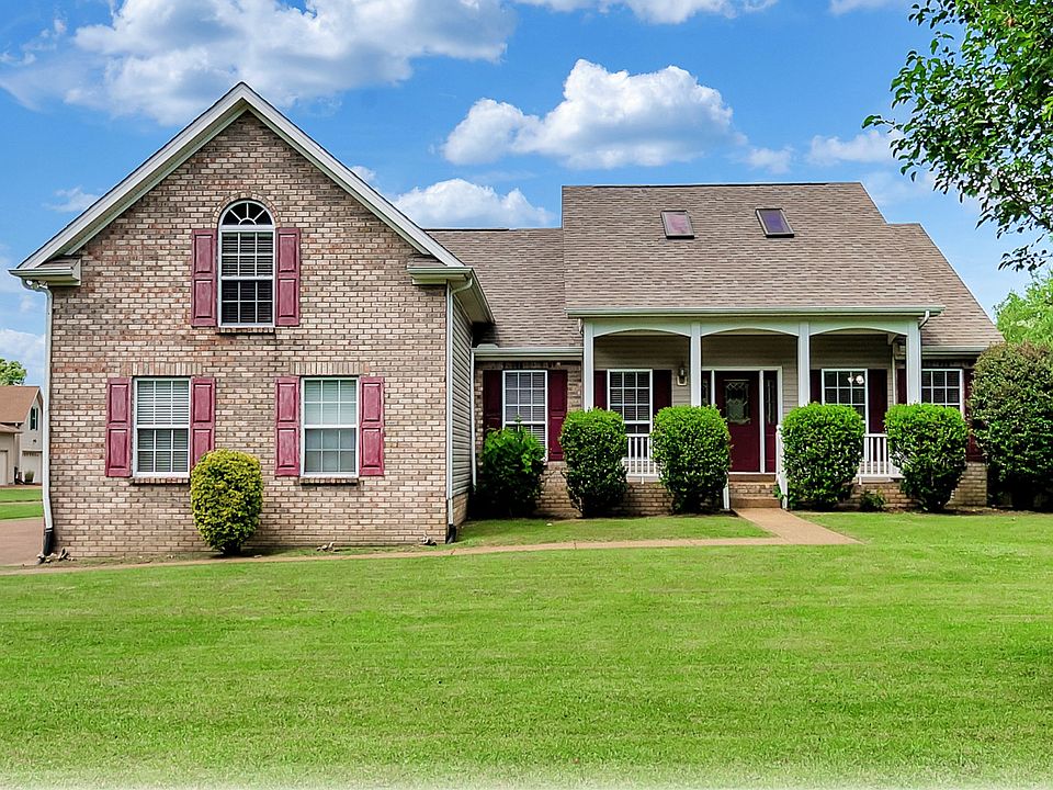 1st image of 606 Hunterwood Dr