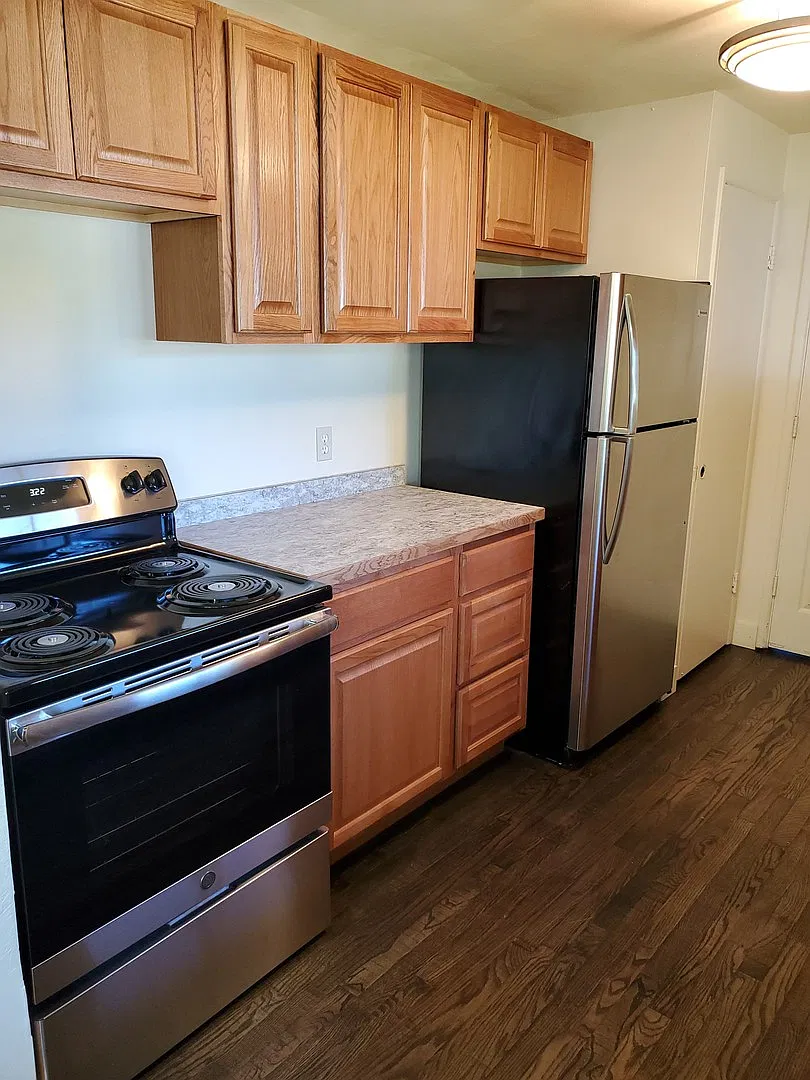 Spacious Home off River Road — Photo 4