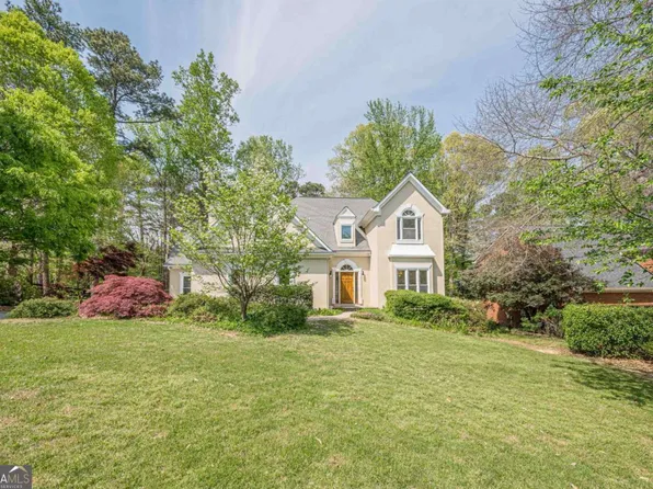 13070 Magnolia Crescent Dr, Roswell, GA 30075