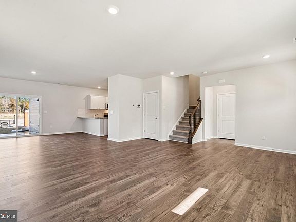 5th image of 6289 Sterling Way