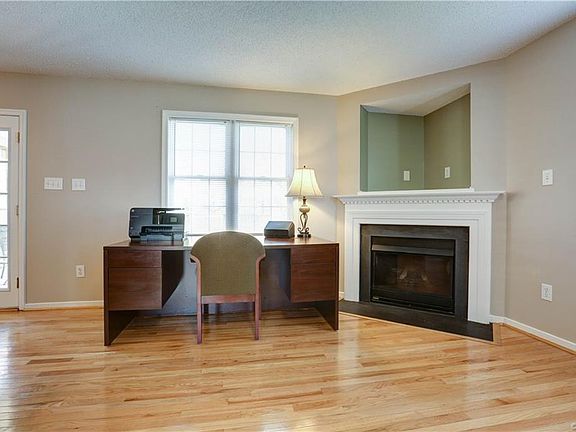 4th image of 6395 Yellowrose Ln