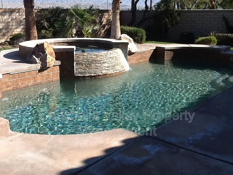 109 Clearwater Way — Photo 2