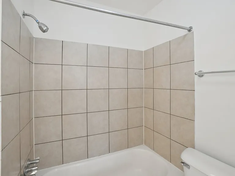 Kimberly Club Apartments — Photo 50