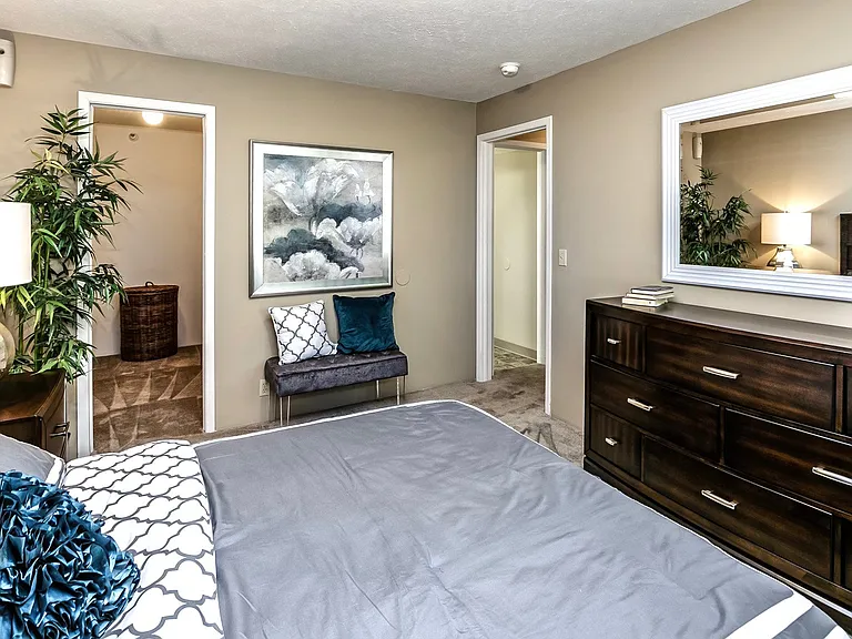 Fox Valley Apartments — Photo 20