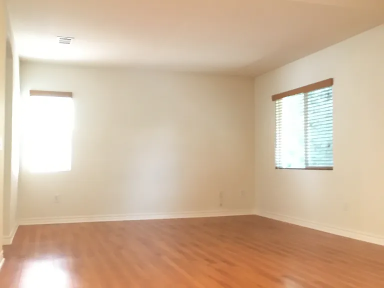 5326 Peck Rd — Photo 10