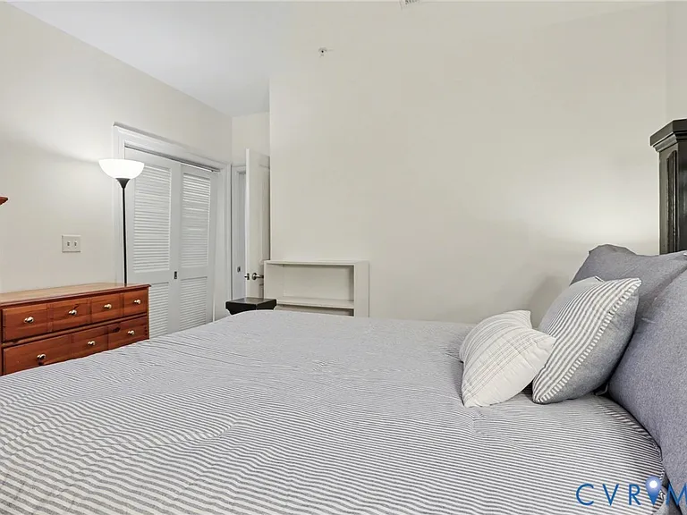 230 N 6th St #U325 — Photo 16