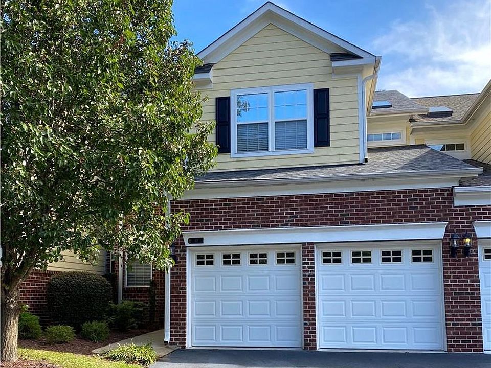 1st image of 63 Hawk Ridge Dr