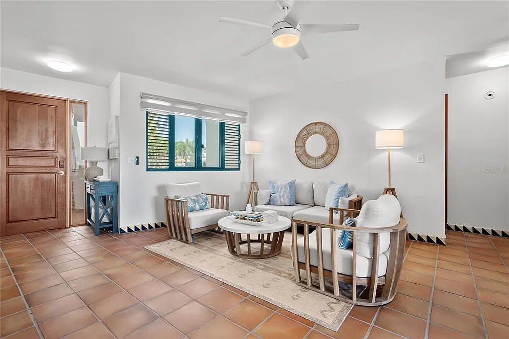 3 bed, 3.0 bath, 1761 sqft, $4,000 — Photo 4