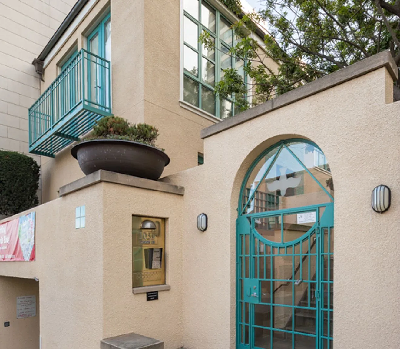 1059 Union Street — Photo 3