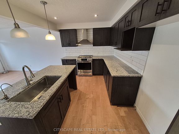 5th image of 125 Hollybrook Trl #16