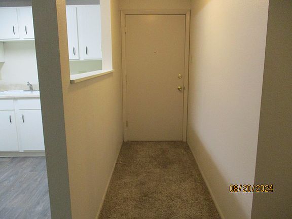 5th image of 547 Yale Pl APT 104