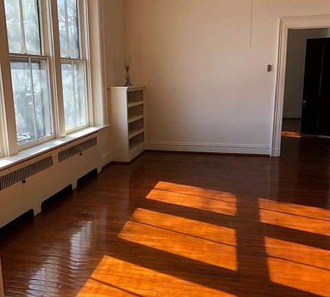 Living Room towards Bedroom 2