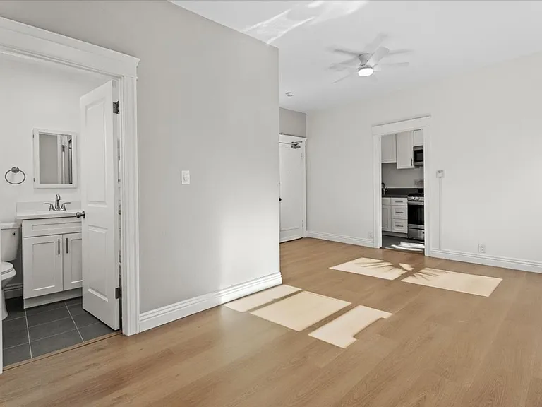 1611 Schrader Apartments (#810) — Photo 5