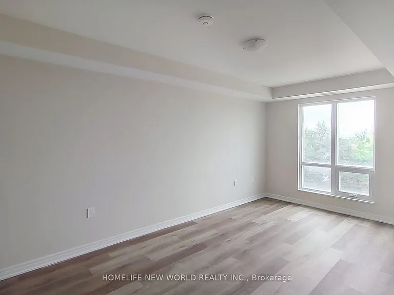 2750 King St E #301 — Photo 12