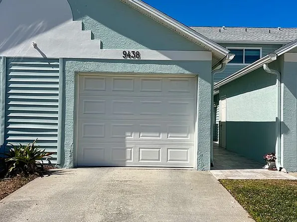 9438 Tara Cay Ct #27, Seminole, FL 33776