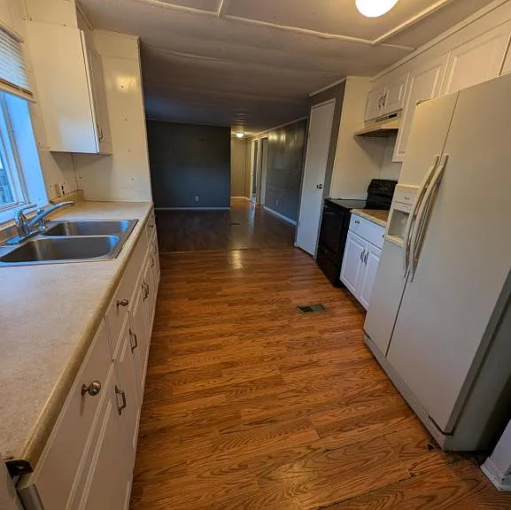 720 Hamilton St — Photo 3