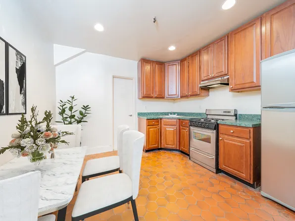 321 West 80th Street image 1 of 4