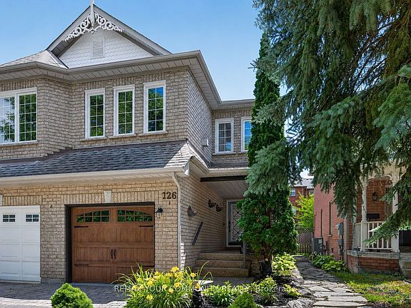 2nd image of 126 Woodroof Cres